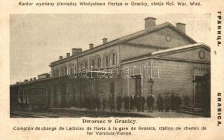 193 db második világháború előtti főleg lengyel, cseh, grúz, orosz és azeri városképes lapok albumba...