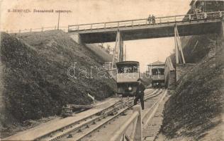 193 db második világháború előtti főleg lengyel, cseh, grúz, orosz és azeri városképes lapok albumba...