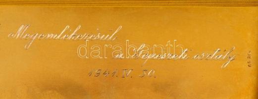 Ezüst (Ag.) cigarettatárca, belül gravírozott felirattal, jelzett, nettó: 154 g, 11×8 cm