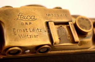 1936 Leica II. mintájára készült minőségi másolat. Leitz Elmar 1:3,5 F=50 mm objektívvel, eredeti to...