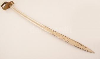 Régi díszkard, rozsdás hüvellyel és markolattal, a pengén kis lepattanásokkal, pengehossz: 81 cm, te...