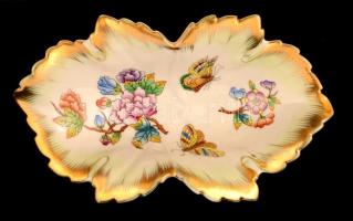 Herendi Viktória mintás leveles tálka, kézzel festett, jelzett, kopásnyomokkal, 15,5×8×4 cm