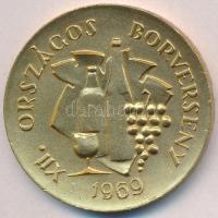 1969. "Agria / XII. Országos Borverseny" aranyozott fém emlékérem, eredeti tokban (50mm) T...