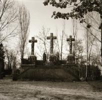 cca 1963 Kecskeméti városképek, épület és utcafotók, 13 db vintage negatív Medgyesi László kecskeméti fotóművész hagyatékából, 6x6 cm és 6x9 cm