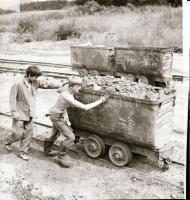 1981 A Bükk-vidéki Bányaüzemben készült fotóriport 13 db vintage negatívja, 6x6 cm