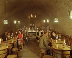 cca 1966 Balatonfüred, Tölgyfa vendéglő és a Koloska csárda belső felvételei, 2 db vintage színes negatív Kotnyek Antal (1921-1990) fotóriporter hagyatékából, 6x9 cm és 9x12 cm