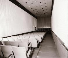 1982 Budapest, ZRÍNYI mozi belső felvételei, 6 db szabadon felhasználható vintage negatív, 6x7 cm