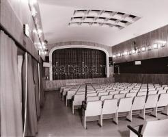 1982 Budapest, CSOKONAI mozi belső felvételei, 8 db szabadon felhasználható vintage negatív, 6x7 cm