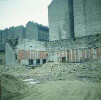 1973-1976 Budapest, a MAROS mozi bontása, 13 db szabadon felhasználható vintage negatív, 6x7 cm és 6...