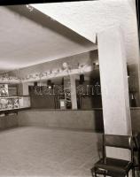 1973 Budapest, PALOTA mozi külső-belső felvételei, 7 db szabadon felhasználható vintage negatív, 6x7...