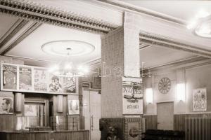 1973 Budapest, TOLDI mozi külső-belső felvételei, 8 db szabadon felhasználható vintage negatív, 6x7 ...