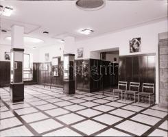 1982 Budapest, BALATON mozi külső-belső felvételei, 6 db szabadon felhasználható vintage negatív, 6x...