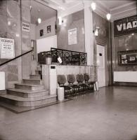 1982 Budapest, ALKOTÁS mozi külső-belső felvételei, 7 db szabadon felhasználható vintage negatív, 6x...