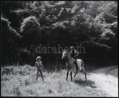 cca 1980 Természetimádók,  2 db korabeli negatívról készült mai nagyítások, 16x20 cm és 25x18 cm / 2...