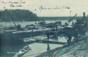 Újvidék, Novi Sad; Folyópart, vár, épülő híd, uszályok / river bank, castle, bridge under construction, barges