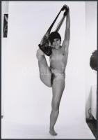 cca 1974 Akrobatika, 2 db korabeli negatívról készült mai nagyítások, 25x18 cm / 2 erotic photos, 25...