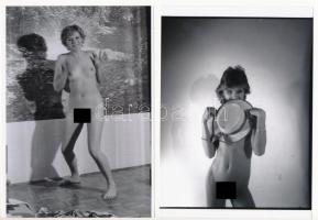 cca 1970 Szépek és fiatalok, 3 db finoman erotikus fotó, korabeli negatívokról készült mai nagyításo...