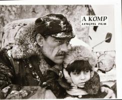 ,,A komp" című film állóképei, 28 db negatív, ezekről készültek a mozik előcsarnokában kiállíto...