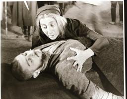 ,,Carmen" című film állóképei, 27 db negatív, ezekről készültek a mozik előcsarnokában kiállíto...