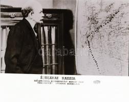 ,,Éjszakai razzia" című film állóképei, 32 db negatív, ezekről készültek a mozik előcsarnokában...