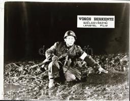 ,,Vörös berkenye" című film állóképei, 42 db negatív, ezekről készültek a mozik előcsarnokában ...