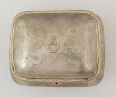 Ezüst (Ag.) cukordoboz, jelzett, mestejeggyel, belül aranyozott, gravírozott OB monogramos nemesi cí...