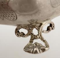 Ezüst (Ag.) cukordoboz, jelzett, mestejeggyel, belül aranyozott, gravírozott OB monogramos nemesi cí...