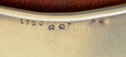 Ezüst (Ag.) cigarettatálca áttört lovasnő képével, bőr betéttel, jelzett, mesterjeggyel, a csongrádi...