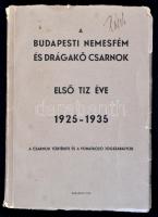 A Budapesti Nemesfém és Drágakő-csarnok első tíz éve 1925-1935. A csarnok története és a vonatkozó jogszabályok. Bp., 1935. A Budapesti Nemesfém és Drágakő-csarnok. 132p.+ 7 t. Kiadói, szélén kissé szakadozott papírborítékban, néhány lapon gyűrésnyom. Ritka!