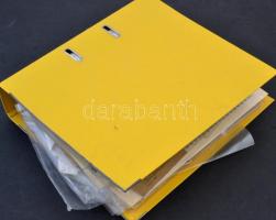 cca 1880-1970 mindenféle főleg okmányok, nyomtatványok, fotók, főleg háború előtti, gyűrűs mappában,...