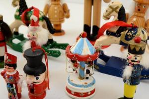 Régi karácsonyi  fa festett bábuk, m:6-24 cm