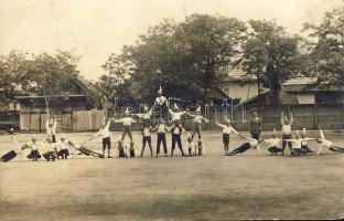 Tornázó gyerekek fotólap