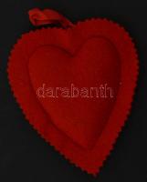 Kalocsai hímzéssel díszített tűpárna, 11x10 cm