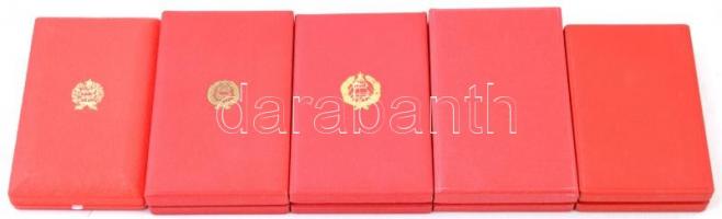 1954. "Szolgálati érdemérem" ezüstözött, zománcozott Br kitüntetés mellszalagon, műanyag j...