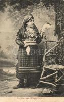 Kujtim nga Shqypenia / Albanian folklore, spinning woman, weaving (EK)