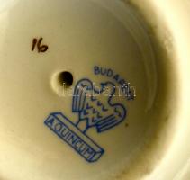 Aquincumi királylány és béka királyfi, kézzel festett, jelzett, kis kopásnyomokkal, m: 21,5 cm