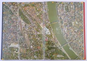 Ortofotók: Budapest. Szerk.: Székely László. Pécs, 2001, Székely és Társa. Kartonált papírkötésben, ...