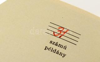 Ozsváth András: Világunk 64 mezőn. Bp. 1978, Magyar Sakk Szövetség. Kiadói aranyozott műbőr kötés. S...