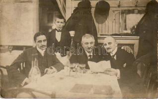 Budapest étterem Foto AK (EB)