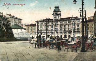 Trieste, Piazza grande / square, cafe terrace