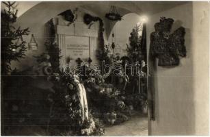 Dr. Prohászka Ottokár sírja Székesfehérváron / Tomb of Ottokár Prohászka in Székesfehérvár