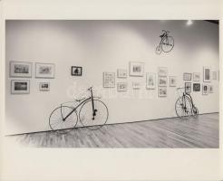 André Farkas(1915-2005): Bicikli, kiállításfotó, pecséttel jelzett, 20x25 cm