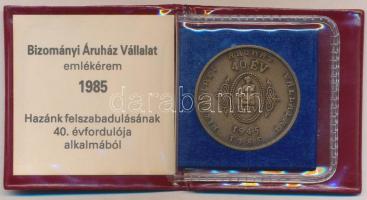 Vegyes: Ausztria 1982. "275 éves a Dorotheum - Bécs" ezüstözött Br emlékérem eredeti tokba...