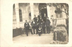 Osztrák-magyar tengerésztisztek, az SMS Erzherzog Karl csatahajó matróza / Austro-Hungarian Navy officers, mariner of SMS Erzherzog Karl, photo (EB)