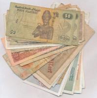 30db-os vegyes külföldi bankjegy tétel, közte Csehszlovákia, Egyiptom. Jugoszlávia, Szovjetunió T:II...