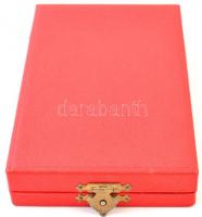 1964. "Munka Érdemrend" ezüst fokozata, zománcozott Br kitüntetés miniatűrrel szalagsávon,...