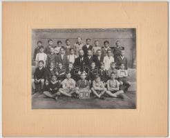 cca 1930-1940 Bp. XIV., az Álmos vezér téri általános iskola 3 db csoportképe, kartonra ragasztva, 2...
