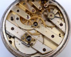 Angre ezüst (Ag.) másodpercmutatós zsebóra, vésett hátlappal, 15 köves, jelzett, ezüst óralánccal és...