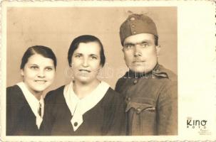 3 db VEGYES katonai képeslap, fotók / 3 mixed military postcards, photos