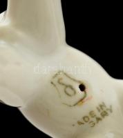 Drasche boci, kézzel festett, jelzett, apró kopásnyomokkal, m: 8 cm